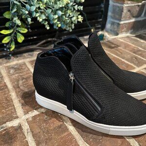 Steve Madden Black Booties Size 9